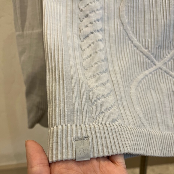 Lululemon Rest Less Long Sleeve | Size 2 | Sweater Print | Grey | GREAT Quality - Picture 2 of 6